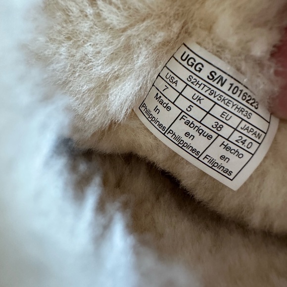 Ugg classic short  brown bootie size 7 - Picture 6 of 7